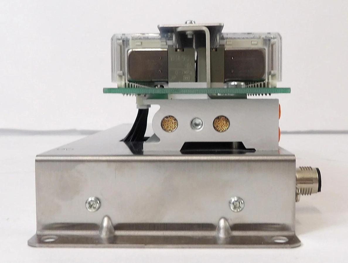Used SMC VV100-49-X337 16-Port Pneumatic Manifold Working