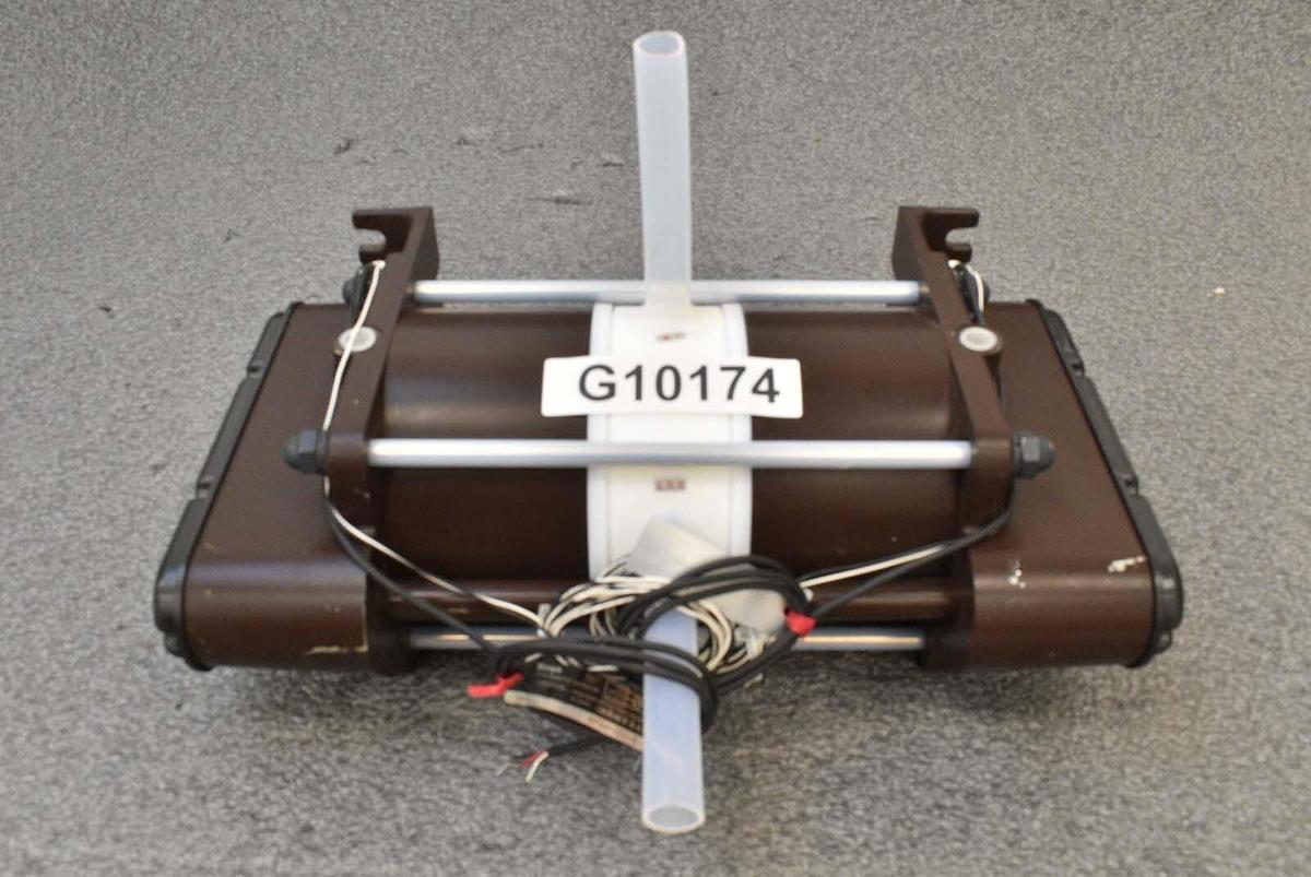 Used Iwaki 02106780 Pneumatic Drive Bellows Pump 1/2"
