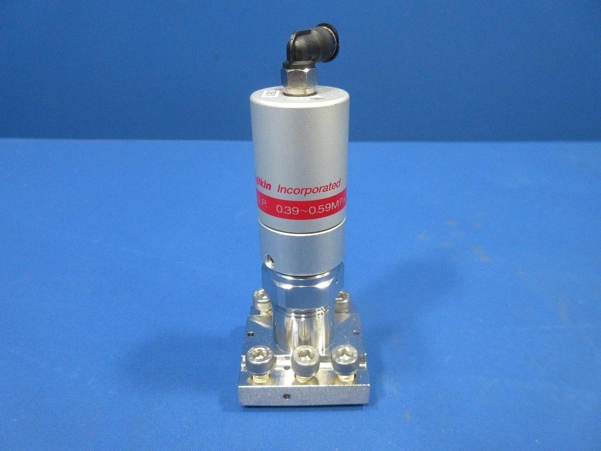 Used Fujikin 091404 Type NC Diaphragm Valve 0.39~0.59MPa 3 Port C-Seal Lot of 11 used