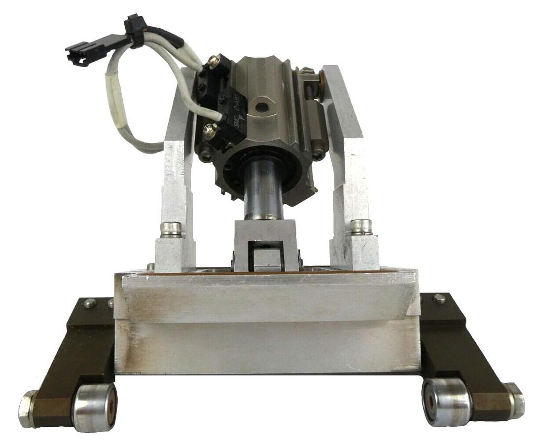 Used AMAT Applied Materials 0010-70322 Slit Valve Actuator Assembly Working Surplus