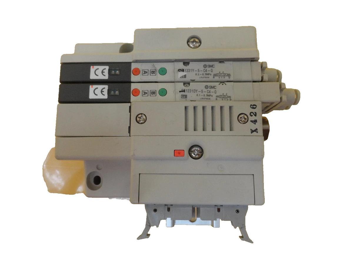 Used TEL Tokyo Electron 2-Port Pneumatic Manifold SQ1231DY-5-C4-Q PR300Z Used