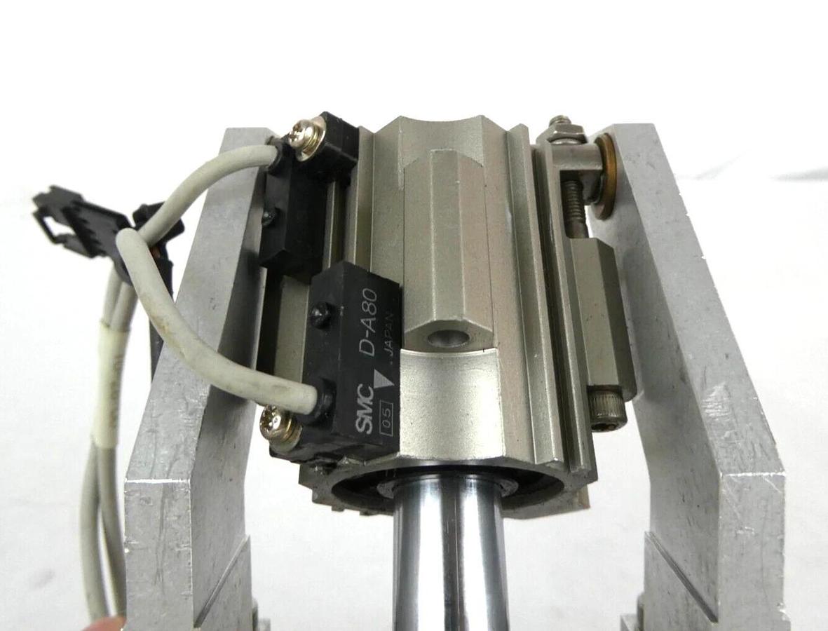 Used AMAT Applied Materials 0010-70322 Slit Valve Actuator Assembly Working Surplus
