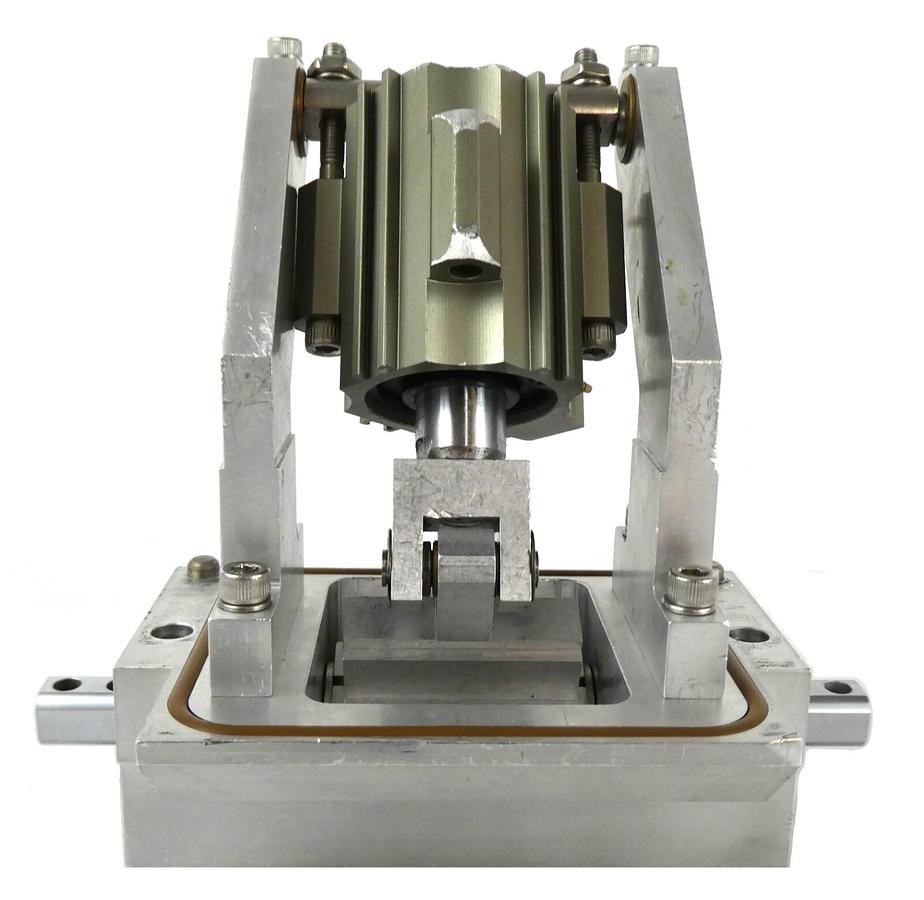 Used AMAT Applied Materials 0010-70029 CVD Chamber Slit Valve P5000 Dented Working