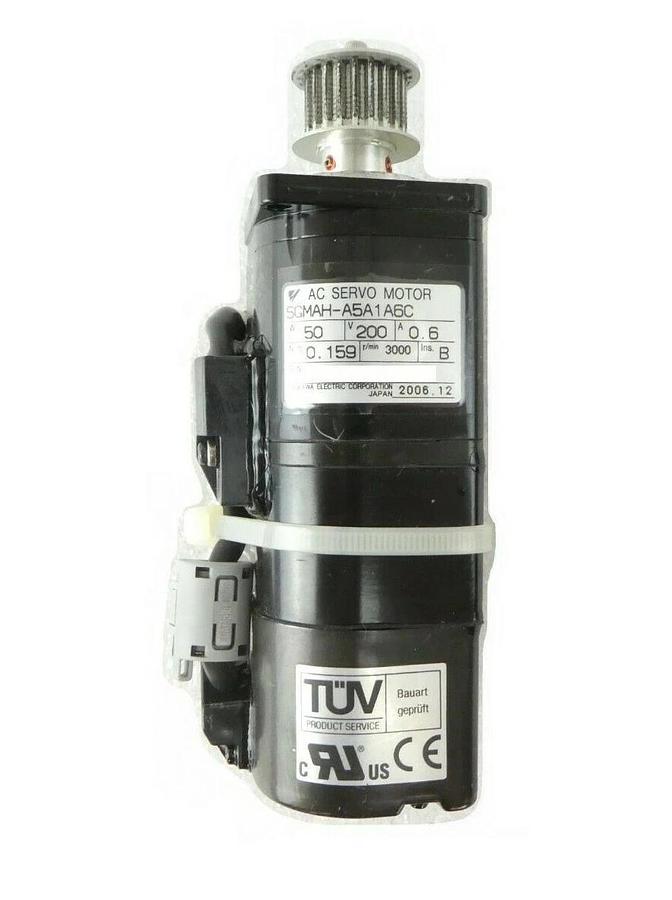 Used Yaskawa SGMAH-A5A1A6C Servo Motor Step-and-Repeat Nikon NSR FX-601F Working