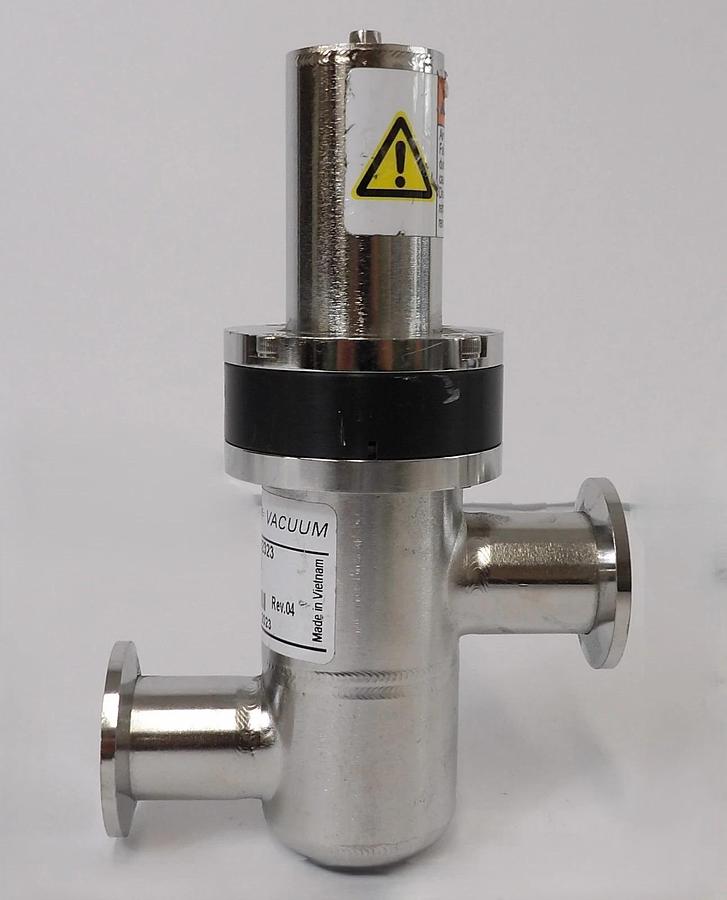 Used Pfeiffer Vacuum 3870-02323 Pneumatic Angle Valve Reseller Lot of 2 Working