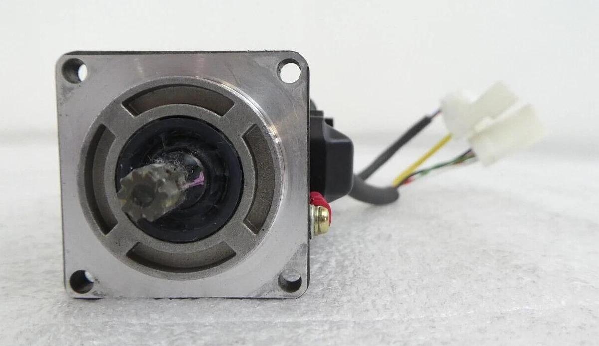 Used Sanyo Denki P50B03003ACL7W AC Servomotor BL Super P5 Nikon NSR-S205C Working