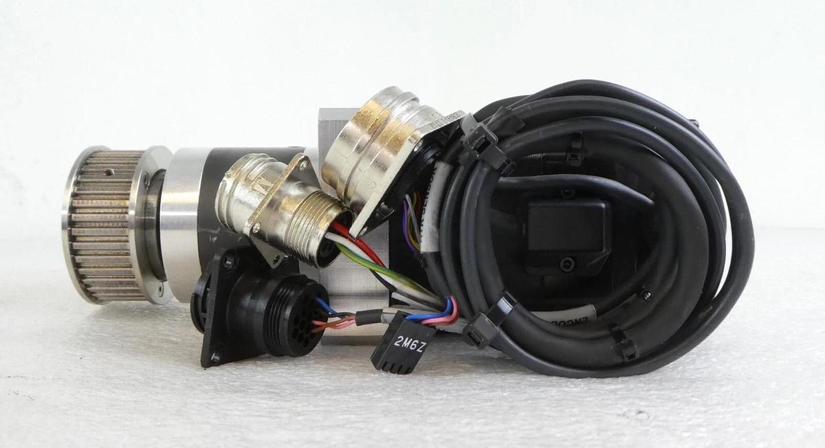 Used Sanyo Denki P50B07040HXS00M AC Servo Motor PLE060-005-SSSA3AD AMAT Lot of 2