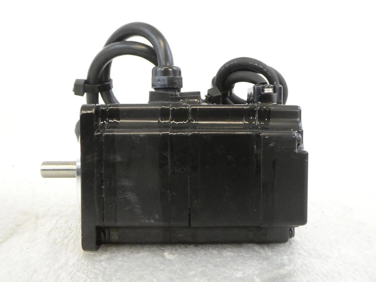 Used Yaskawa SGMPH-01A1E4CD Servo Stepping Motor Reseller Lot of 3 Working Surplus