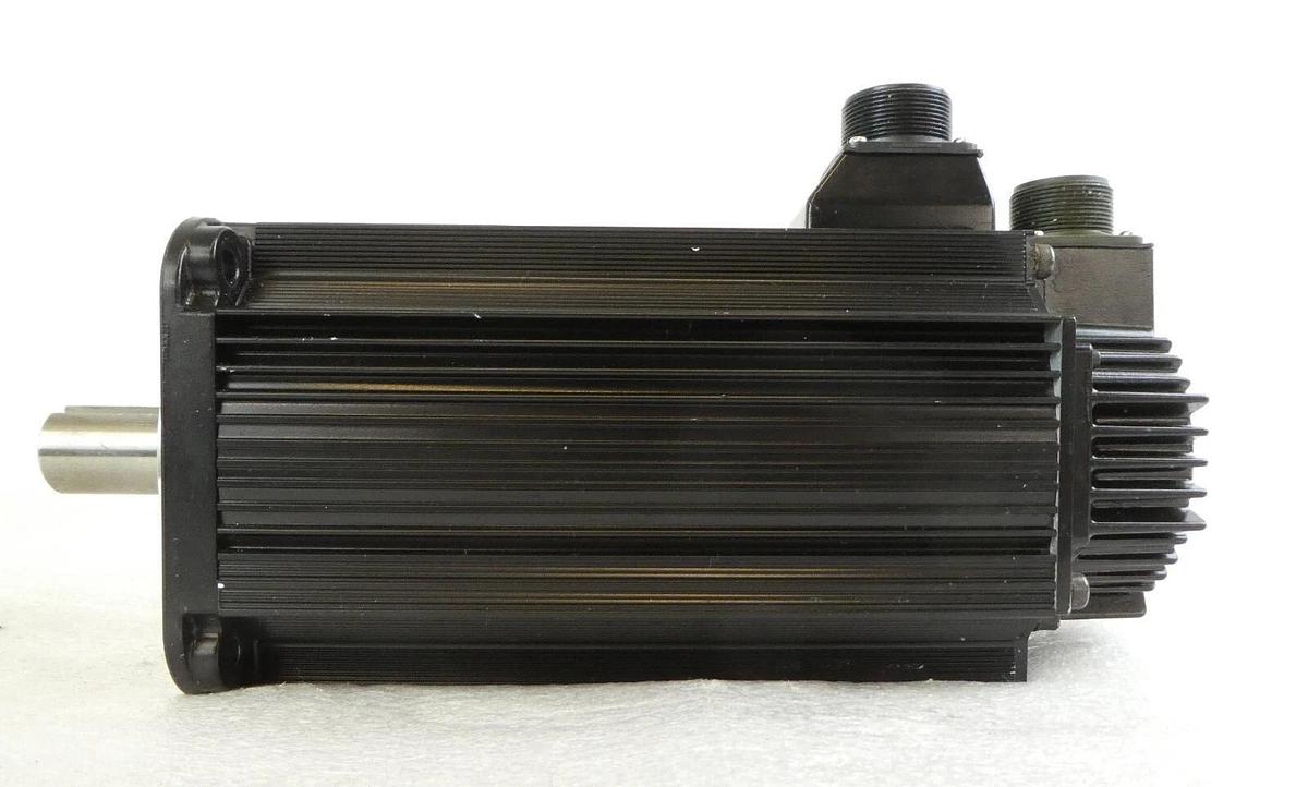 Used Yaskawa Electric SGMS-50A6AB AC Servo Motor AMAT Spare Surplus