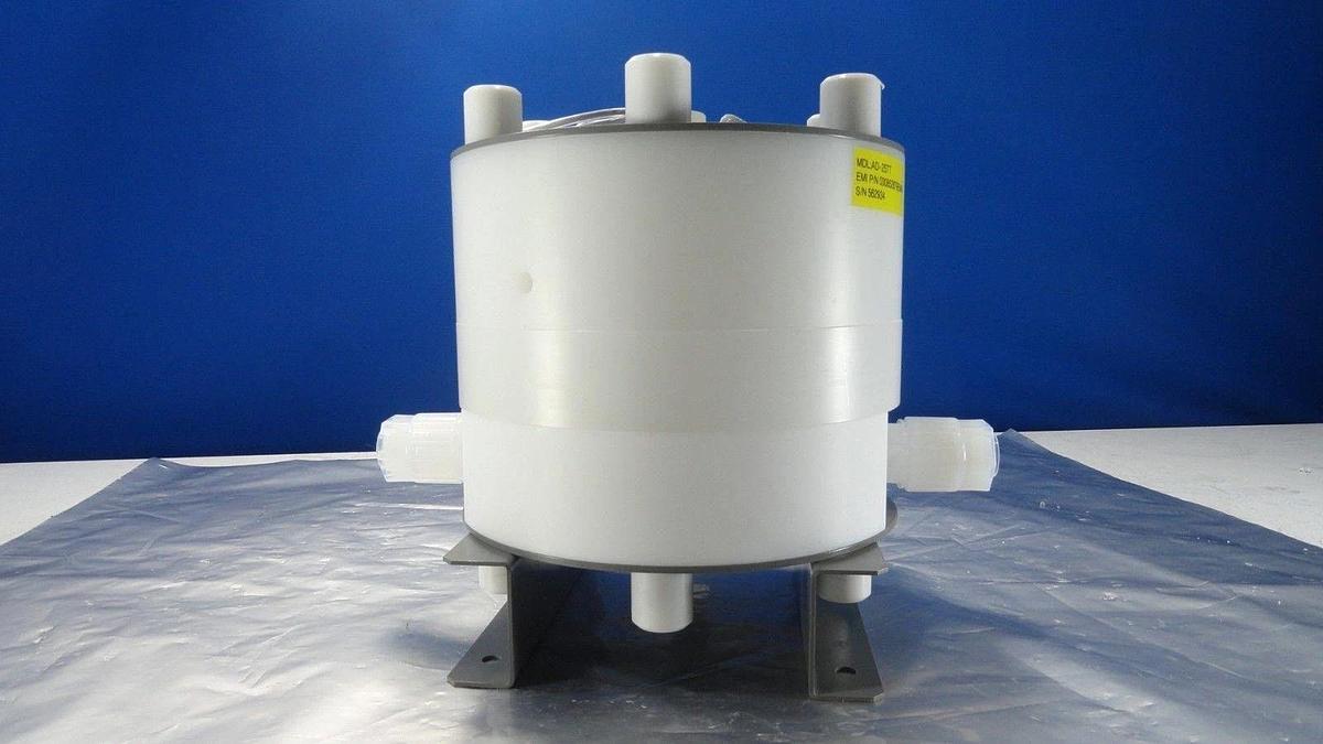 Used Yamada 030852879EMIA Pulsation Damper 100 PSI AD-25TT Used Working