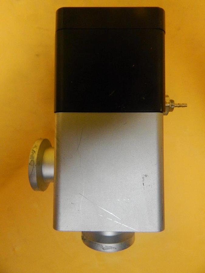 Used Varian 233355096 Pneumatic Vacuum Angle Valve NW-16-A/O VSEA Working Surplus