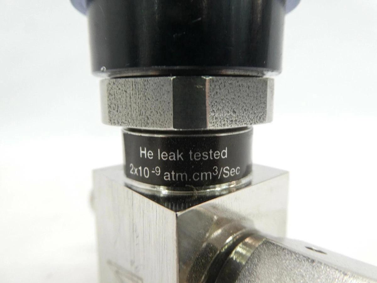 Used Qualiflow 2x10-9atm.cm3/Sec 2-Way Pneumatic Valve Male/Female Lot of 5 Working