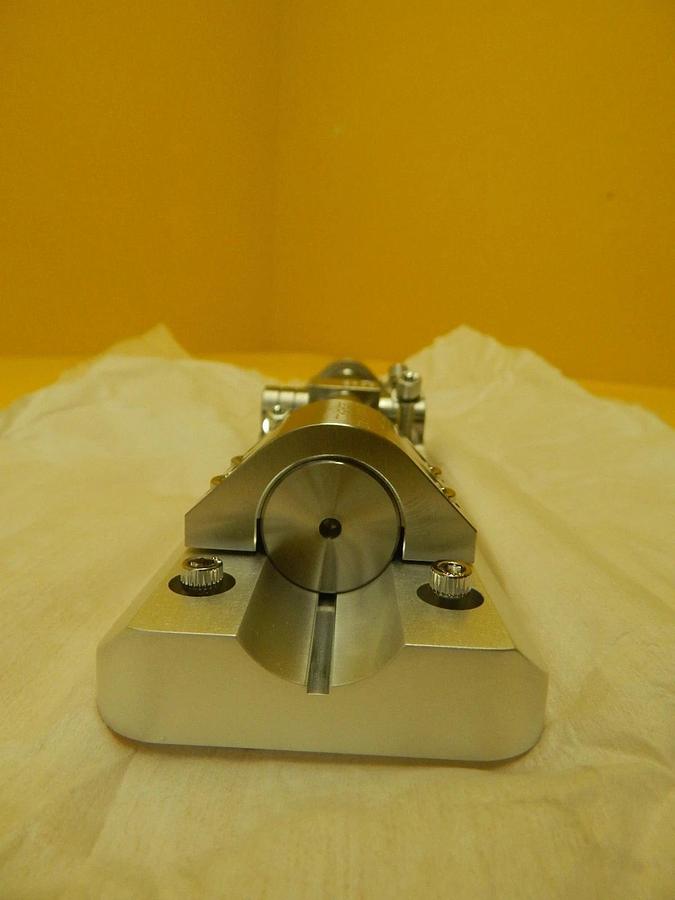 Used AMAT Applied Materials 0010-25624 300mm Slit Valve Assembly 3700-02144 Used