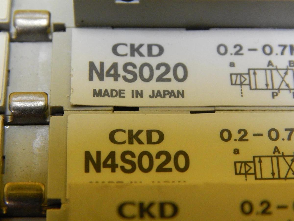 Used Hitachi I-900SRT 5-Port Pneumatic Manifold Door Control Set of 4 CKD Working