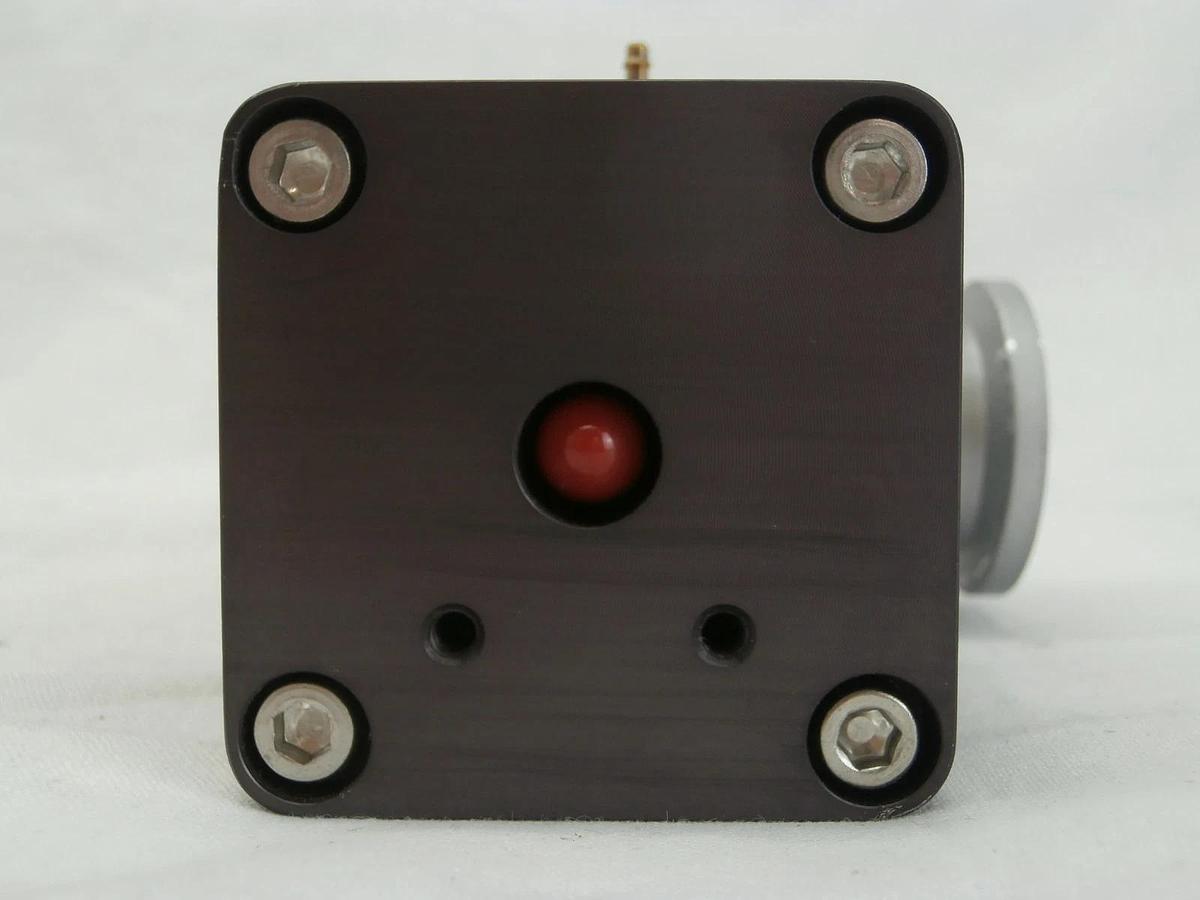 Used Varian 1243-L6281-302 Pneumatic Angle Valve NW25 A/O VSEA Working Surplus