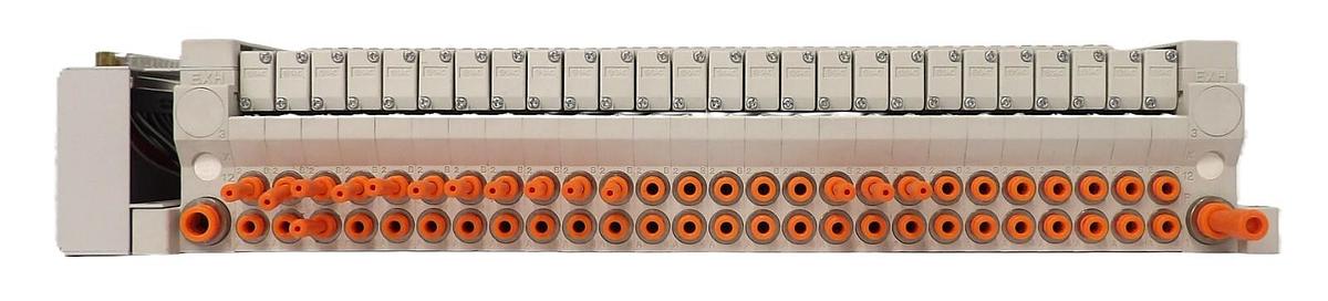 Used SMC VV5Q11-26-DUS01180 26-Port Pneumatic Manifold AMAT 4060-01218 Working