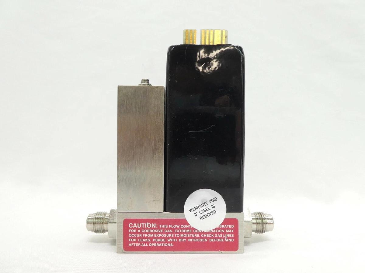 Used UNIT Instruments 1200-101288 Mass Flow Controller MFC UFC-1200A 100 SCCM SiCl4