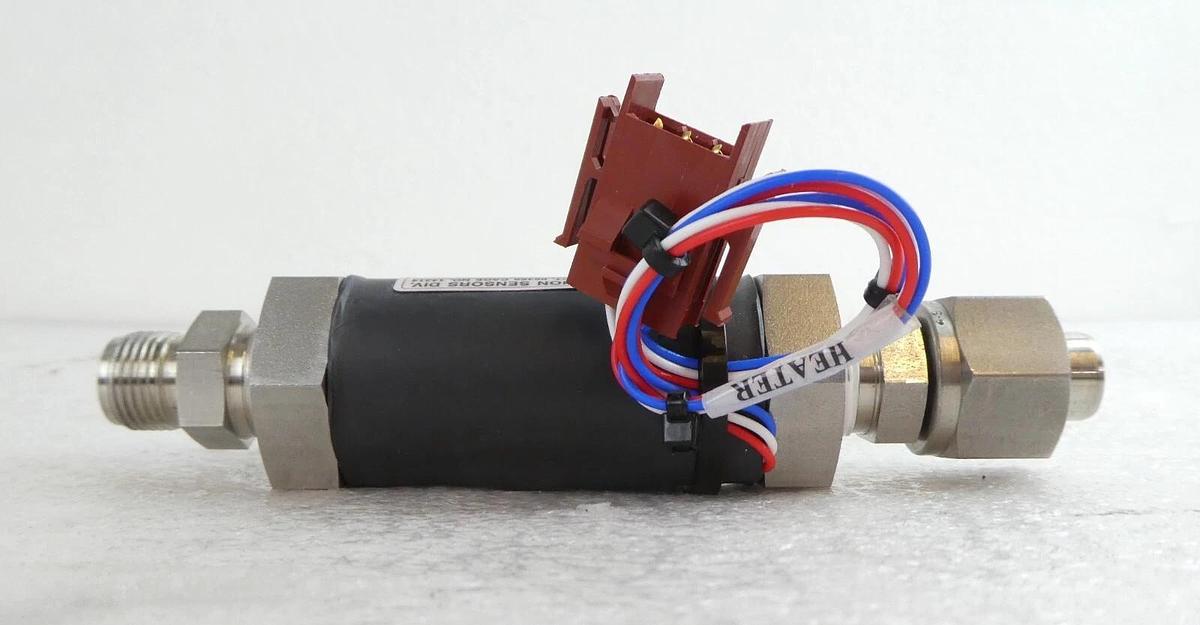 Used UE Precision Sensors V12F-153 Flow Switch Valve Reseller Lot of 2 Working