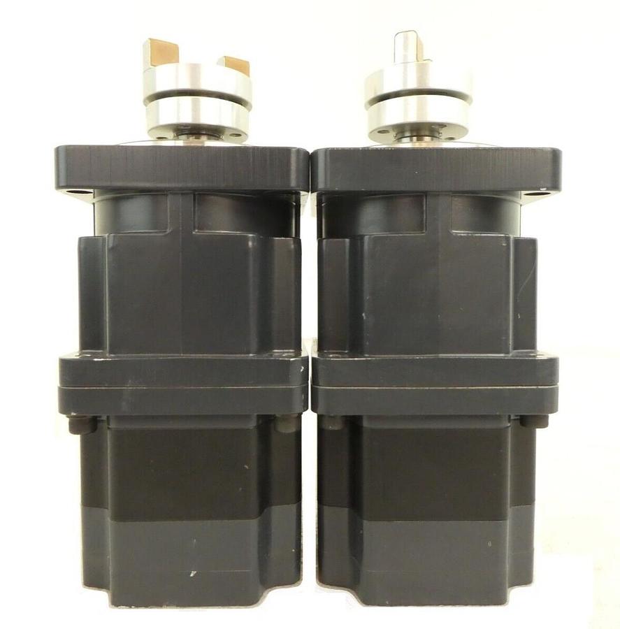 Used Oriental Motor ASM98AC-H100 Closed Loop Step Motor VEXTA Lot of 2 Working