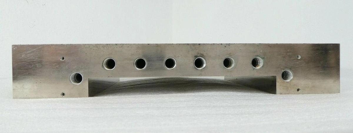 Varian Semiconductor Semiconductor VSEA 100687001 Chamber Top Flange New Surplus