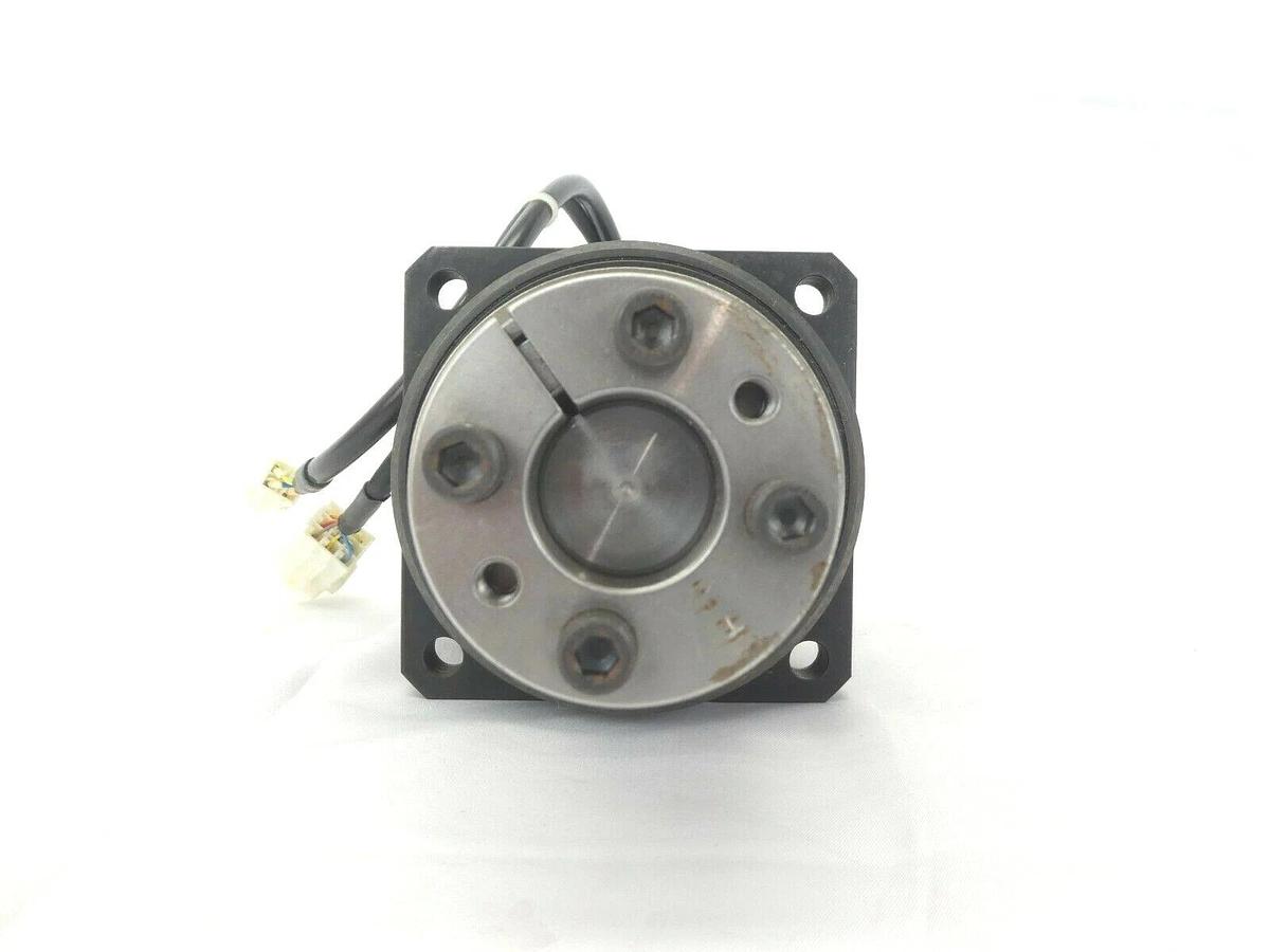 Used Omron R88M-U20030WA-S1 AC Servo Motor with Reducer CP-25A-21-J223A Working Spare