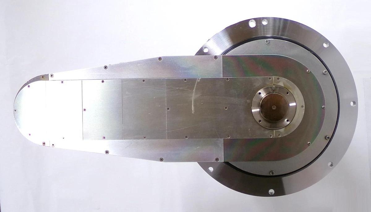Used Yaskawa Electric XU-RVM4100 300mm Wafer Handling Robot TEL Trias Spare