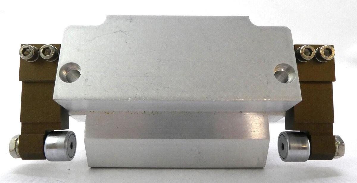 Used AMAT Applied Materials 0240-76511 5000 Cleanroom Slit Valve "S" 520 Chemraz
