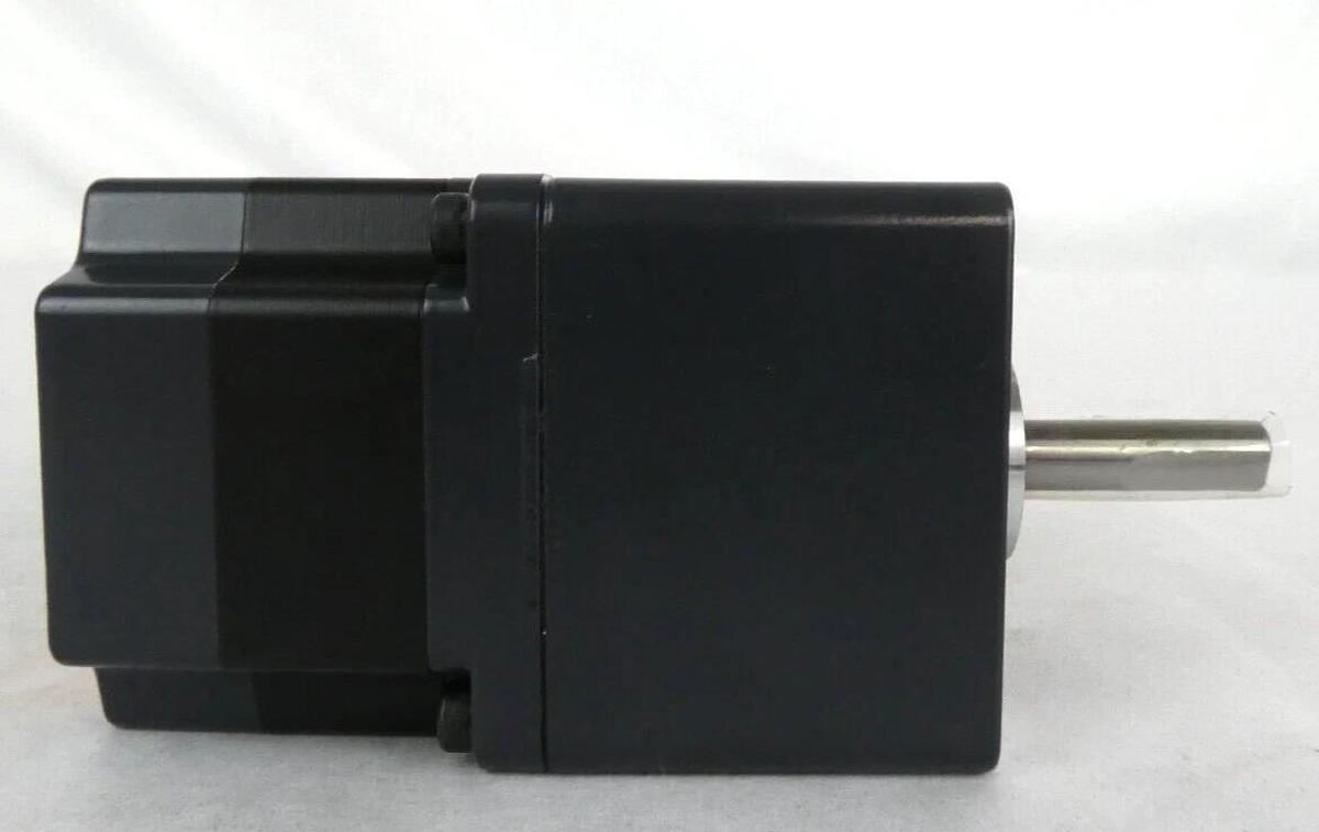Oriental Motor PK564AE-T7.2 5-Phase Stepping Motor VEXTA TEL DS040-003870-1 New