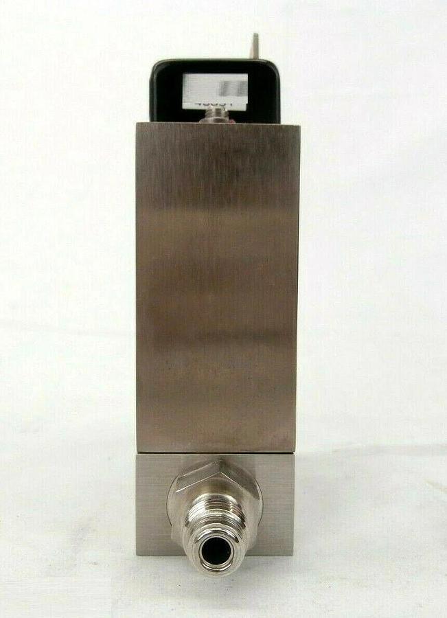 Used UNIT Instruments UFC-1200A Mass Flow Controller 500 SCCM CHF3 Working Spare
