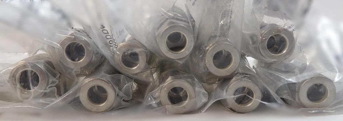 Swagelok SS-QC6-B-600 Quick Connect Body Lot of 10 New