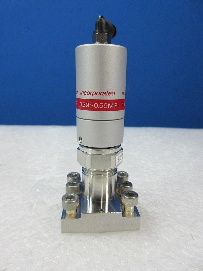 Used Fujikin FPR-SDAT-21-6.35UGF-APD Type NC Diaphragm Valve 091404 Lot of 12 Used