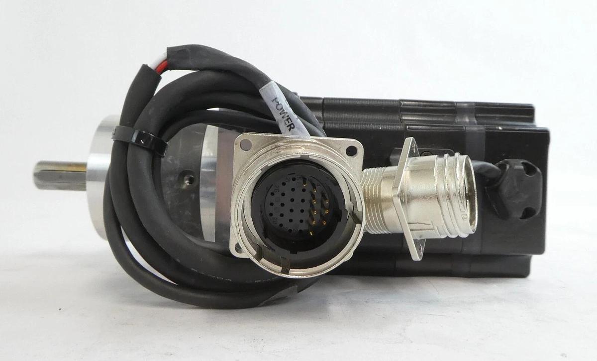 Used Sanyo Denki P50B07040HXS00M AC Servo Motor BL Super P5 AMAT 0010-58481 Working