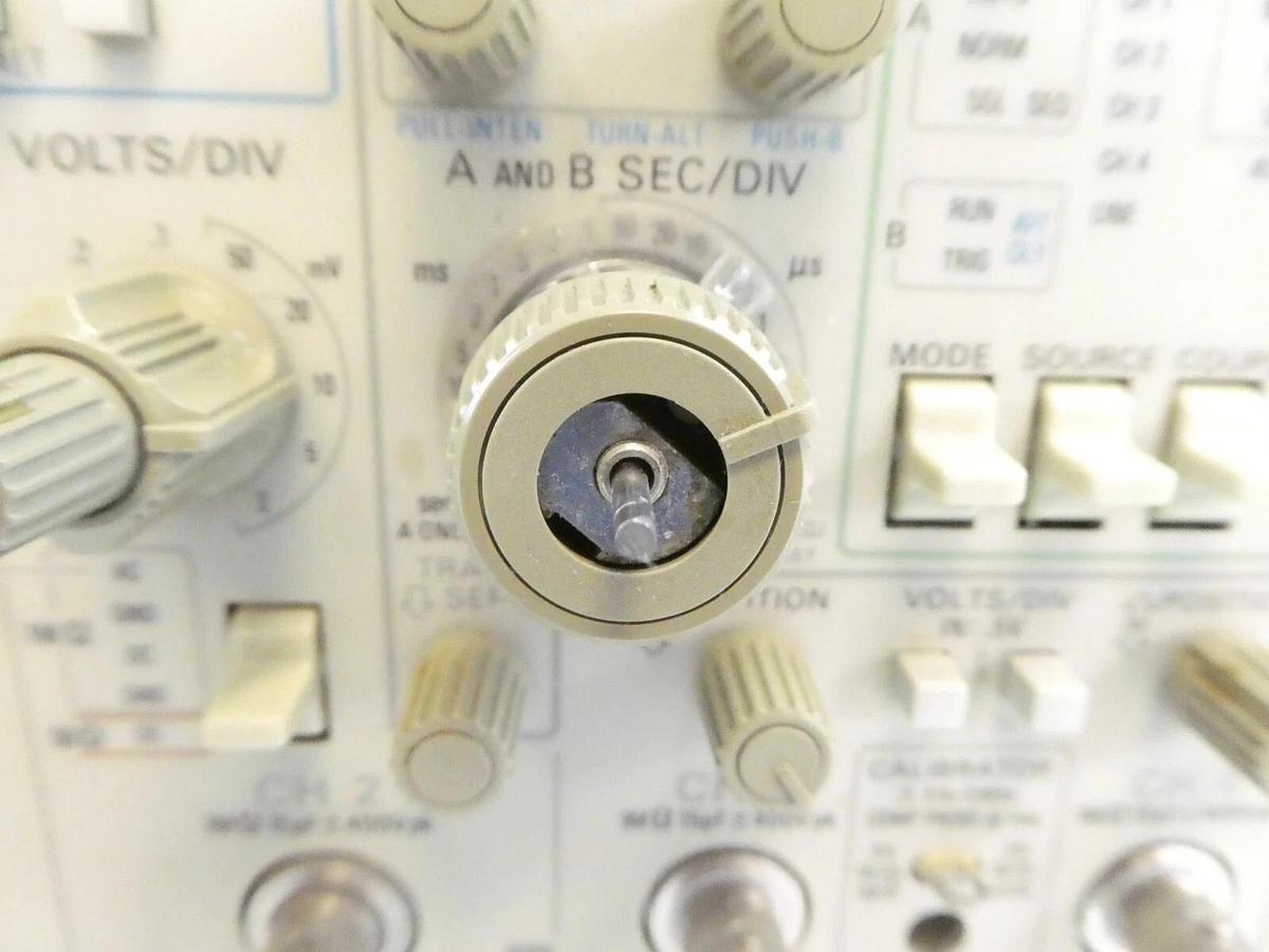 Used Tektronix 2465 4-Channel 300mhz Portable Analog Oscilloscope Untested Surplus