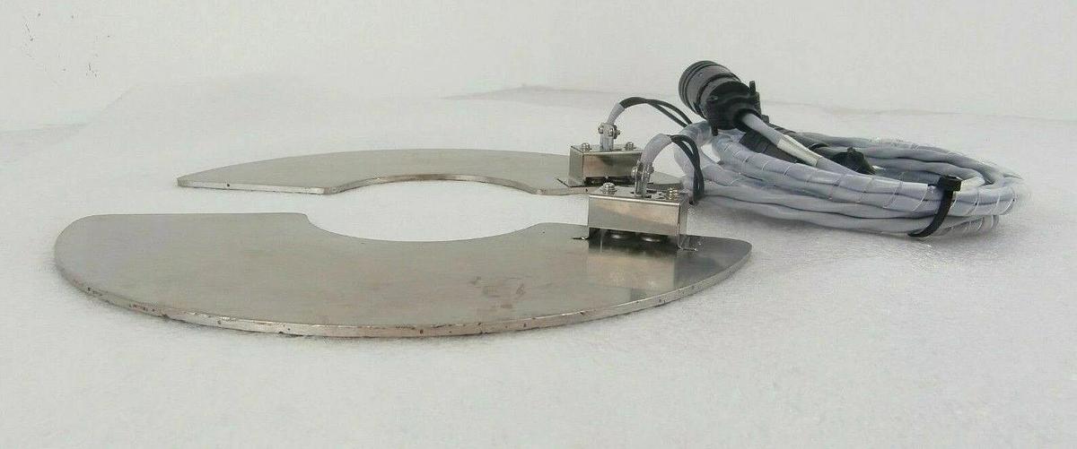 Used TEL Tokyo Electron Heater Set of 2 3S87-051891-11 3S87-051892-11 Trias Working