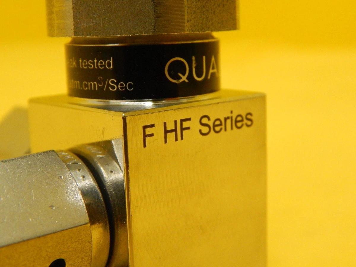Used Qualiflow F HF Series 2-Way Pneumatic Angle Valve 2x10-9atm.cm3/Sec Used Working