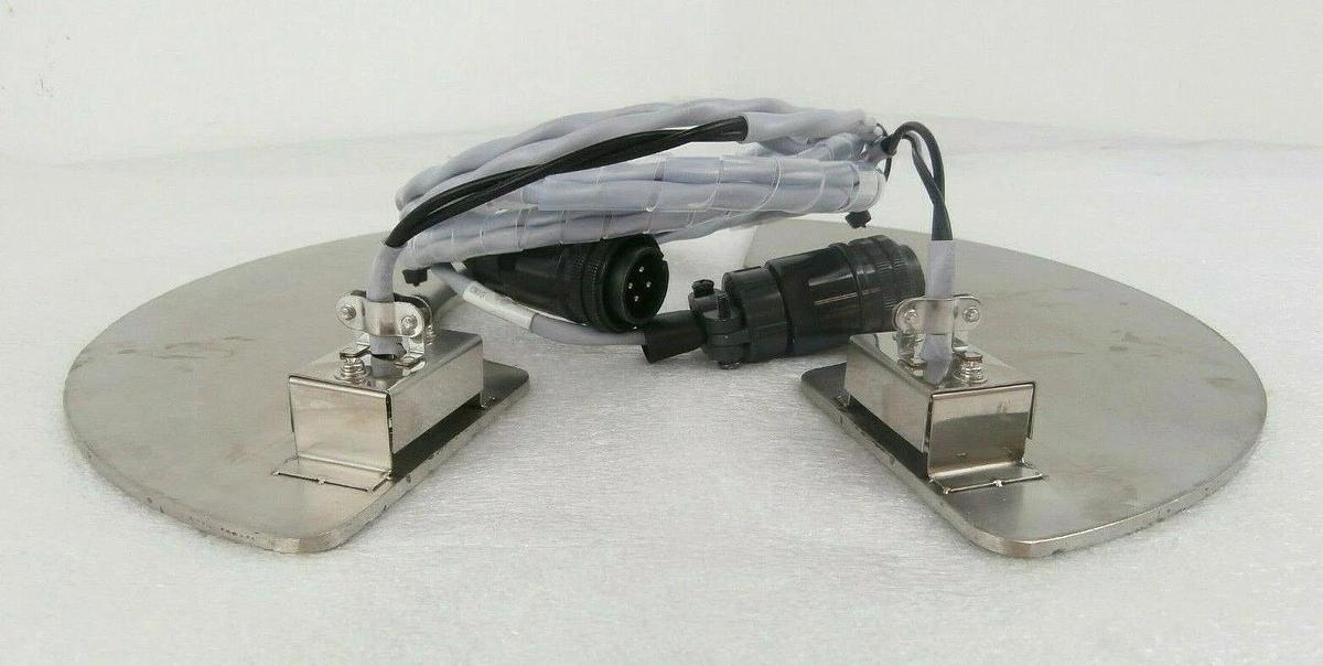 Used TEL Tokyo Electron Heater Set of 2 3S87-051891-11 3S87-051892-11 Trias Working