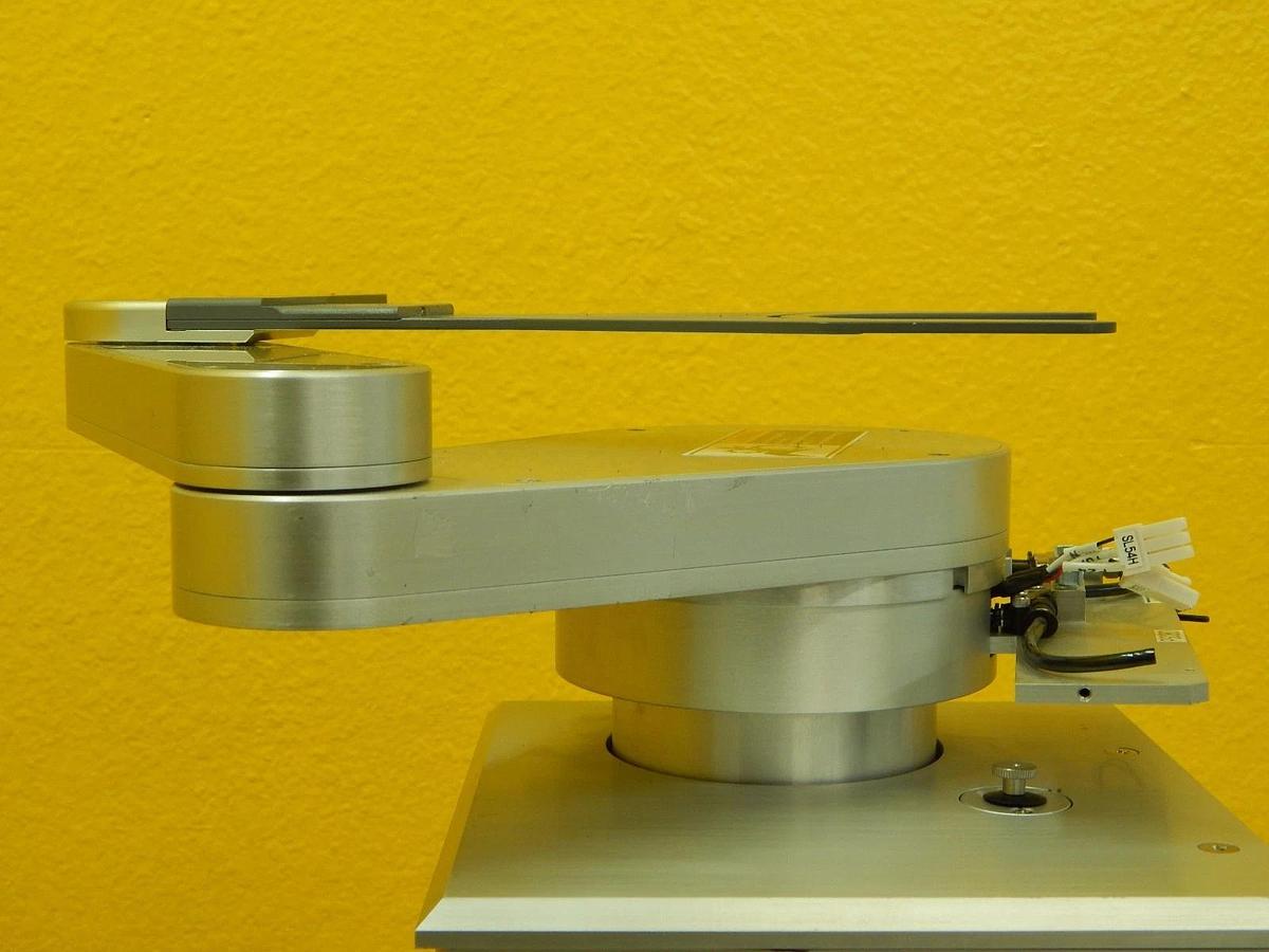 Used Hitachi CR-712 Series Wafer Handling Clean Robot Sanki Missing Sensors As-Is
