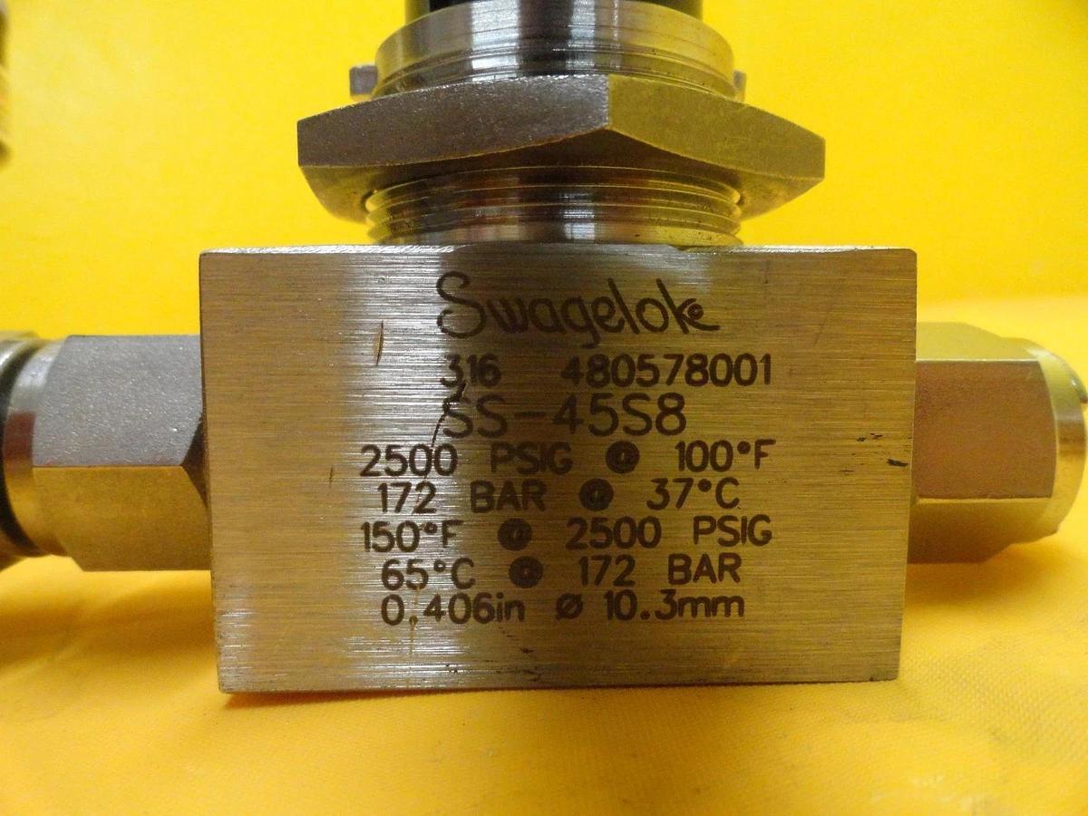 Used Tescom 44-3213H282-769 Manual Pressure Regulator Swagelok SS-45S8 Used Working