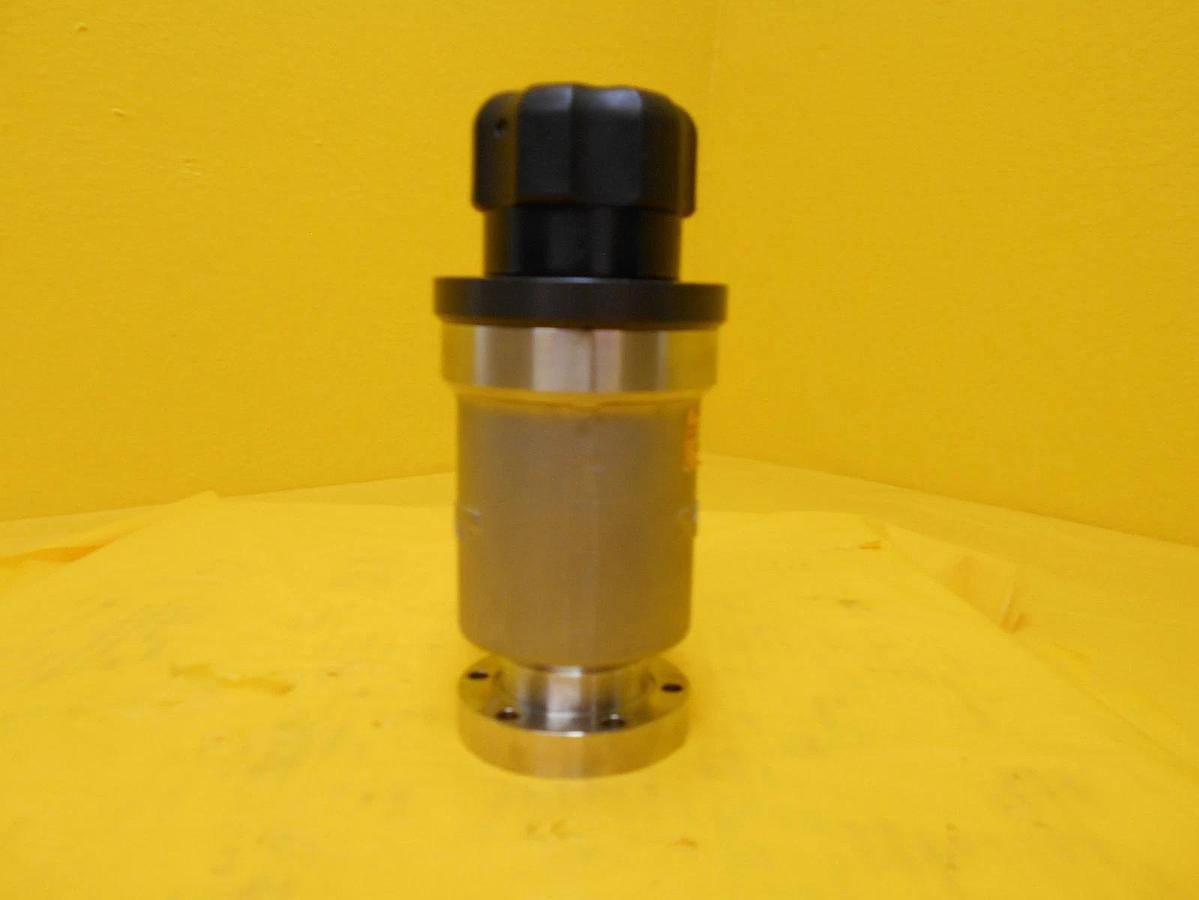 Used VAT 28332-GE01-0002 Manual Right Angle Vacuum Valve UHV Used Working