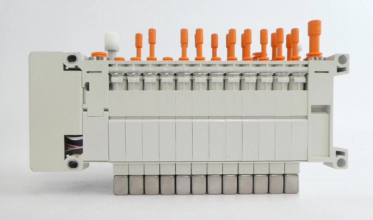 Used SMC VV5Q11-12-X3093V 12-Port Pneumatic Manifold AMAT 4060-00946 Working Surplus