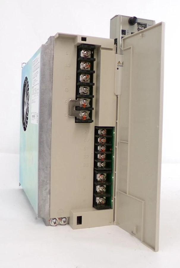 Used Yaskawa Electric CACR-50-AM1VB-E Servo Drive SERVOPACK Lot of 2 Working
