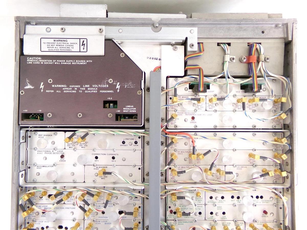 Used HP Hewlett-Packard 8662A Synthesized Signal Generator Option 001 Untested Spare
