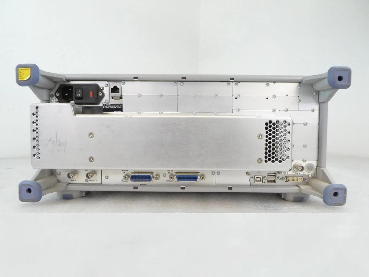 Used Rohde & Schwarz 1201.0002K50 Wideband Radio Comm Tester CMW 500 V 3.7.40