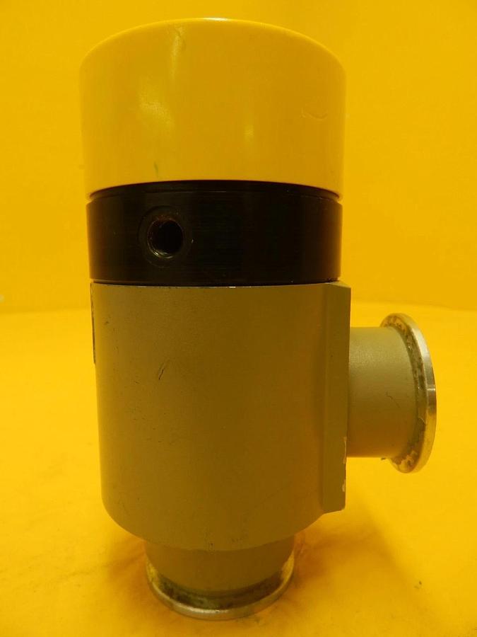Used Balzers EVA 040 P Vacuum Right Angle Valve BP V16 001 BPV16001 Used Working