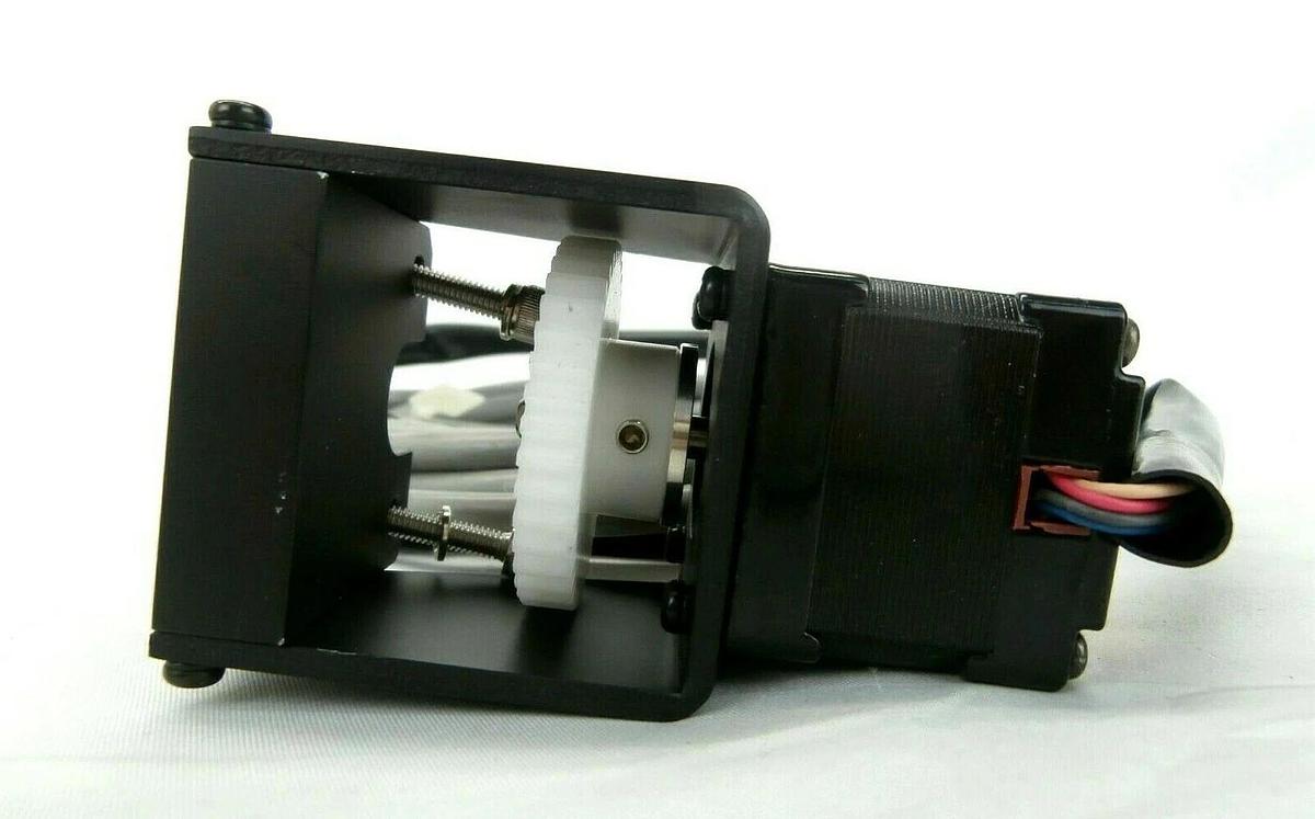 Used Oriental Motor UPX534-A 5-Phase Stepping Motor VEXTA JEOL JWS-2000 SEM Working