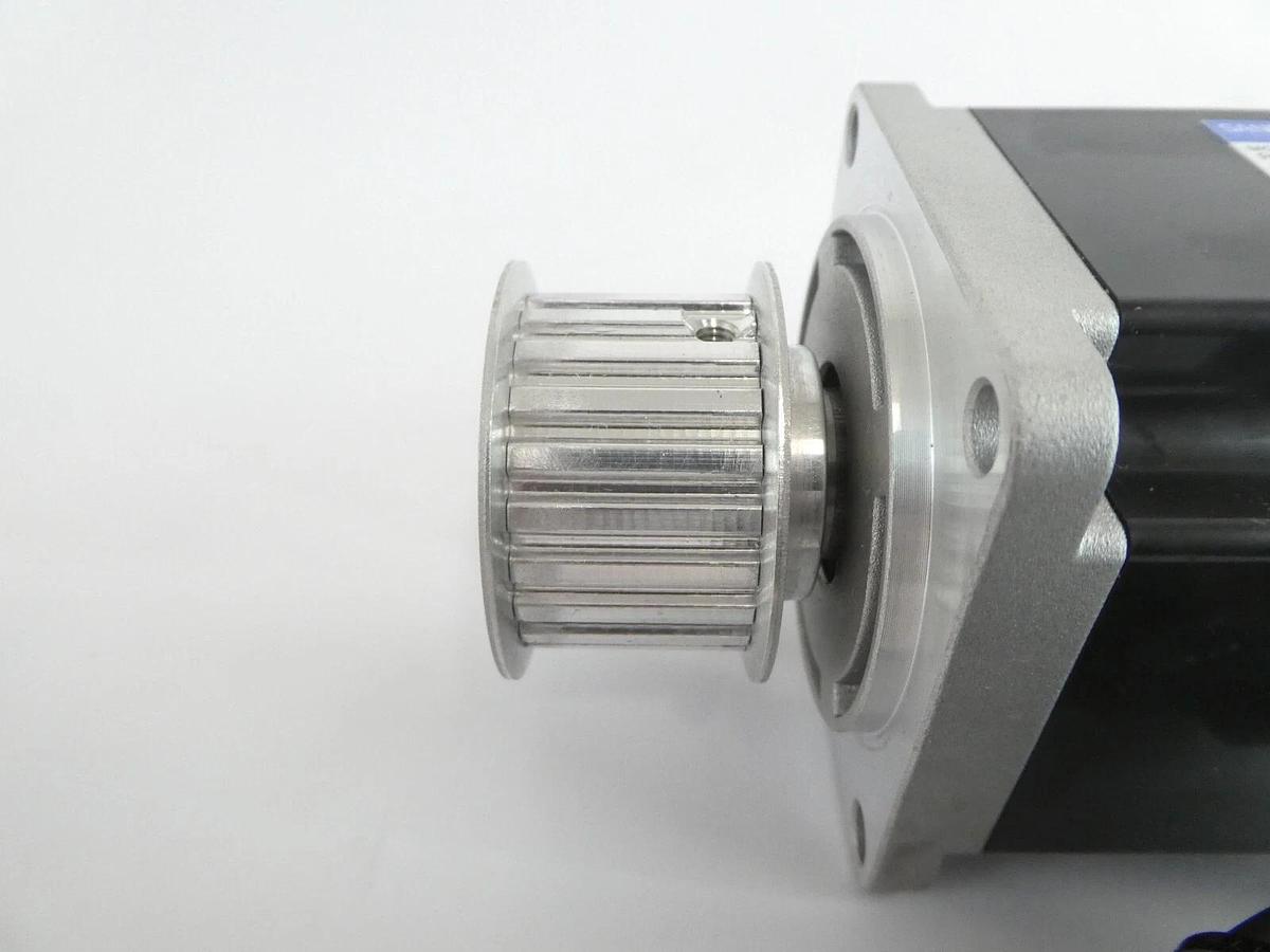 Used Sanyo Denki R2AA06040HXS03M AC Servo Motor SANMOTION R Working
