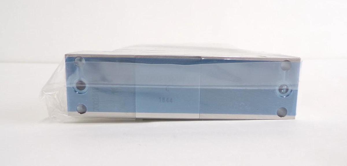 Brooks Instrument GF120C-107924 Mass Flow Controller MFC 50 SCCM CF4 New Spare