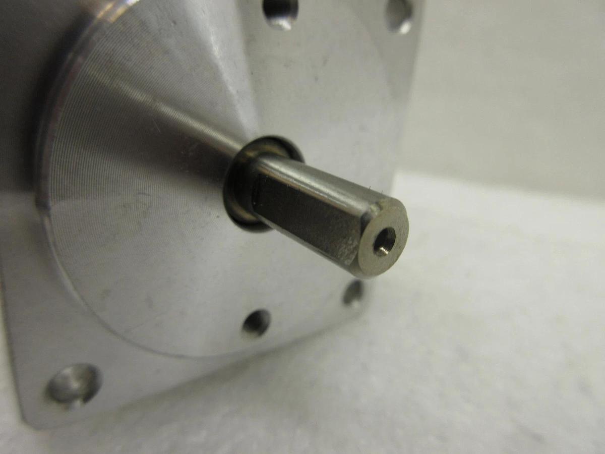 Used Yaskawa Electric UTOPI-100MX Minertia Motor UGRMEM-01SNQ72 Nikon NSR-S204B Spare