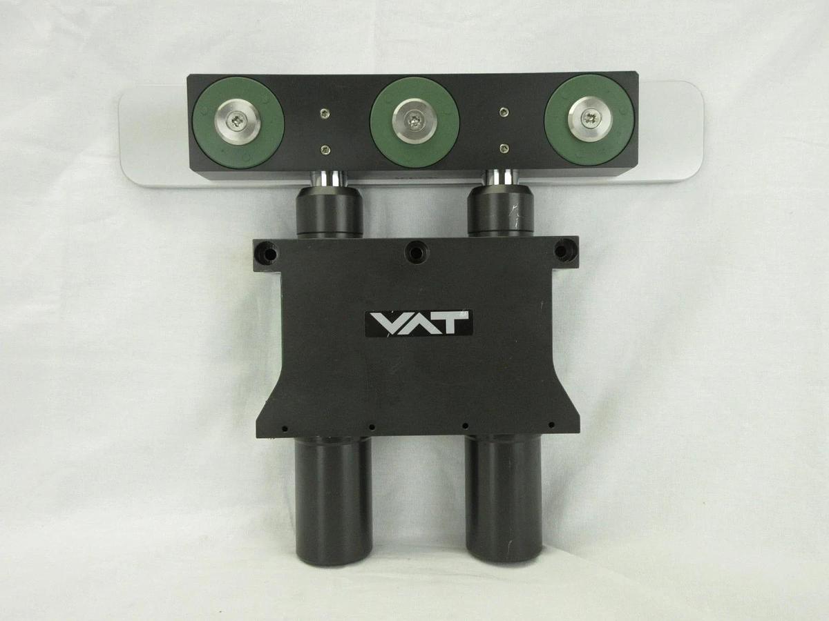 Used VAT 07512-UA24-0002 Rectangular Atmospheric Door L-VAT Series 075 Copper Working