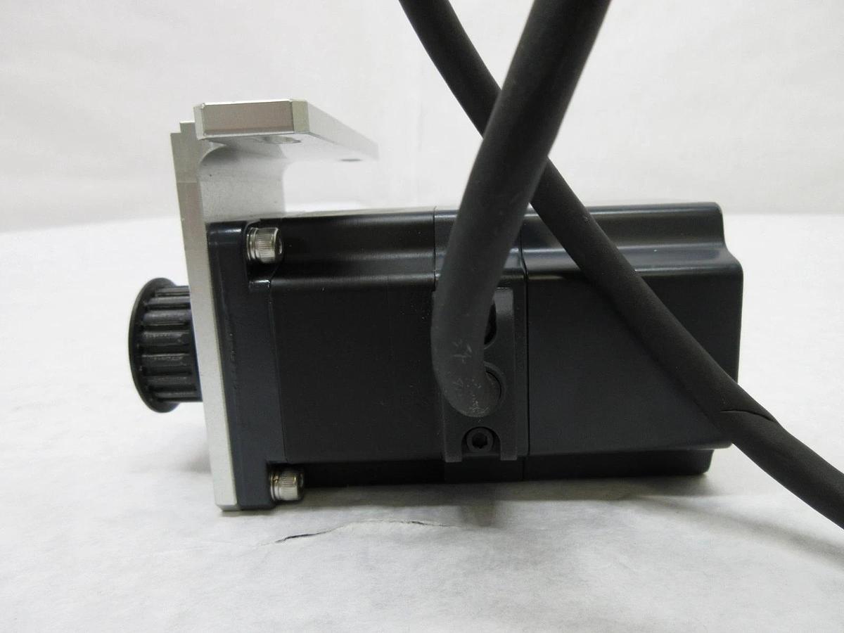 Used Oriental Motor A4886-9215KM 5-Phase Stepping Motor VEXTA Reseller Lot of 2 Used